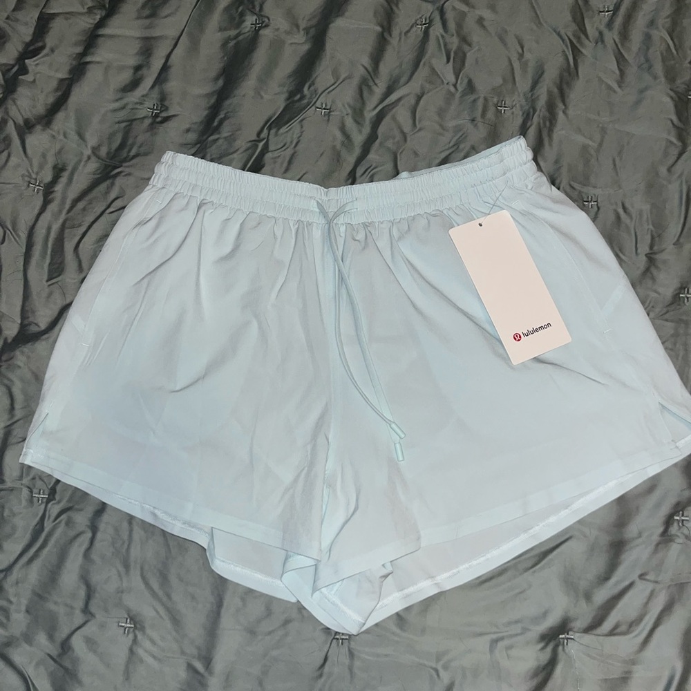 FLASH SALE!! 💙NWT Lululemon women’s shorts